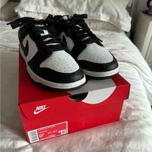 Nike Dunks Low Retro New in Box